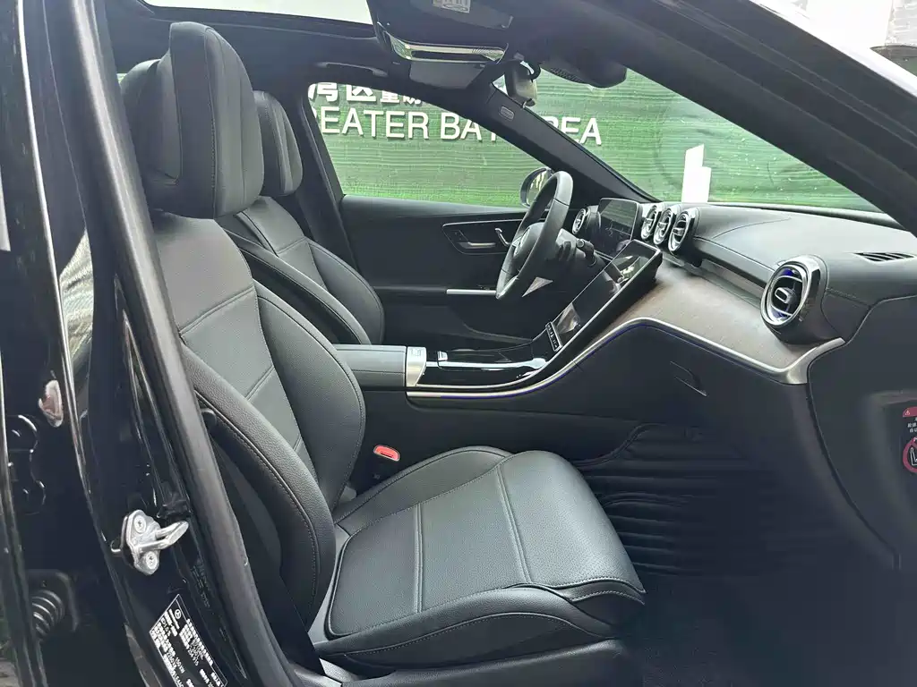 Mercedes-Benz C-Class 2023 — фото 17