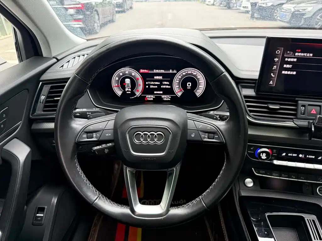 Audi Q5L 2023 — фото 7