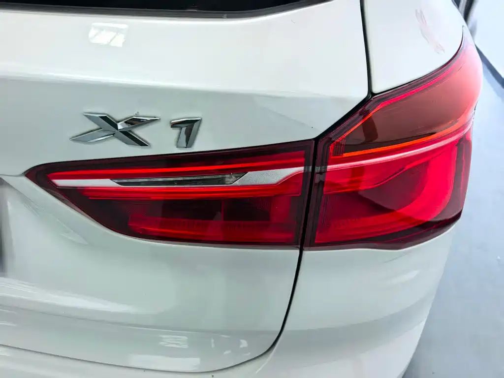 BMW X1 2017 — фото 18