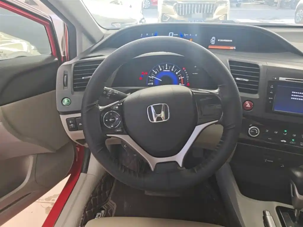 Honda Civic 2015 — фото 11