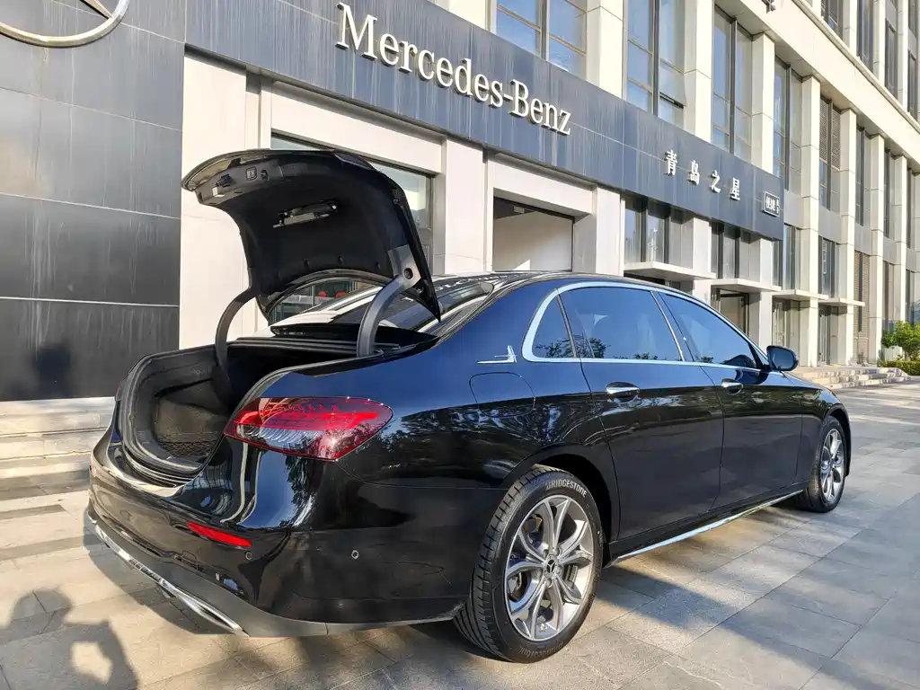 Mercedes-Benz E-Class 2022 — фото 18