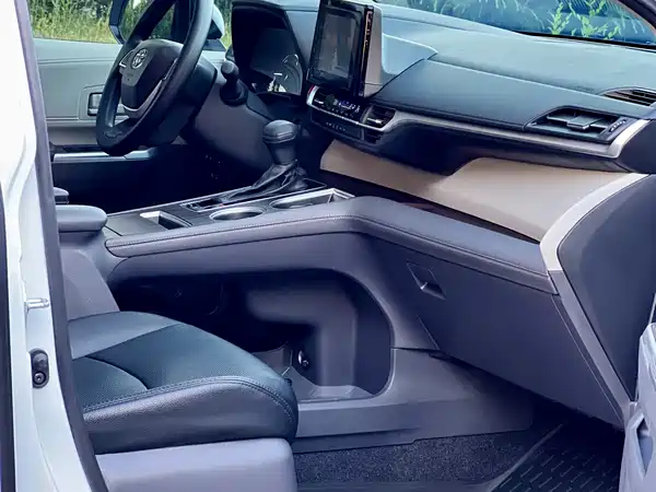 Toyota Sienna 2024