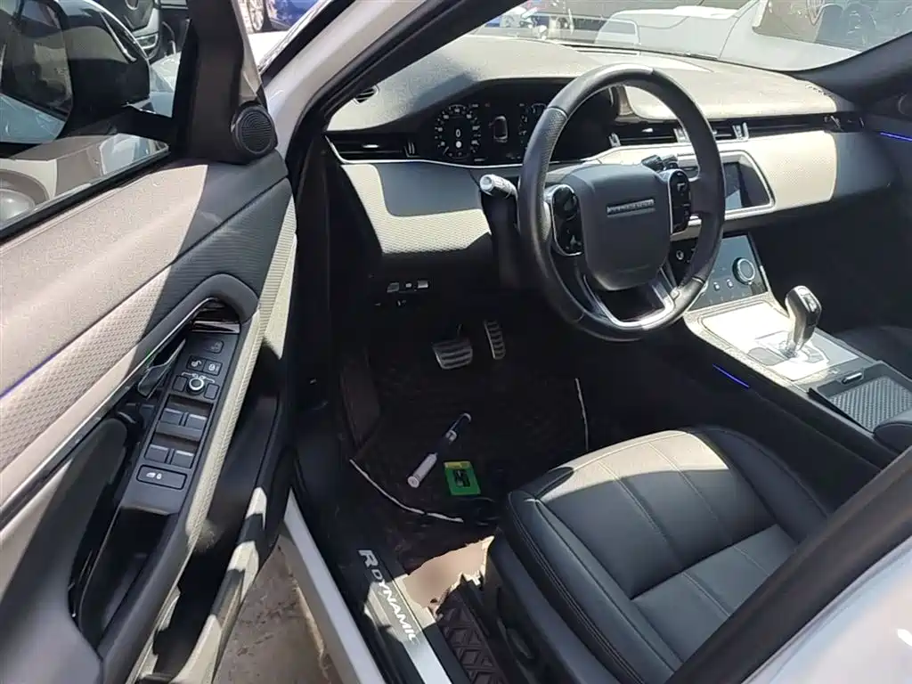 Land Rover Evoque 2021 — фото 16
