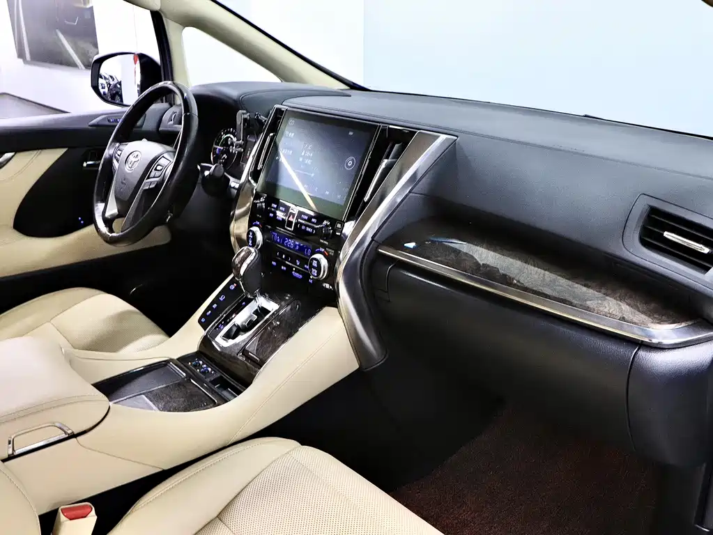 Toyota Vellfire 2021 — фото 14