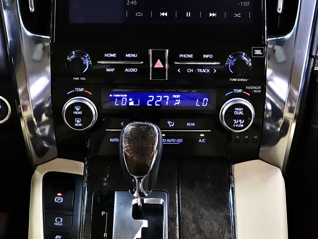 Toyota Vellfire 2021 — фото 21