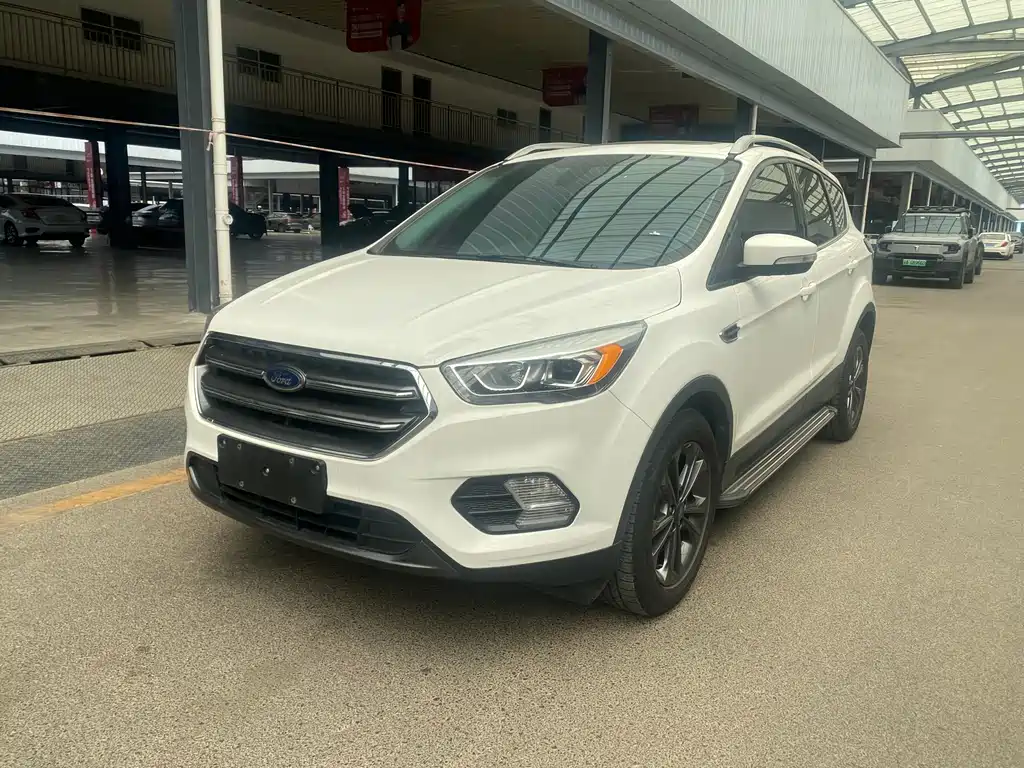 Ford Kuga 2021 — фото 1