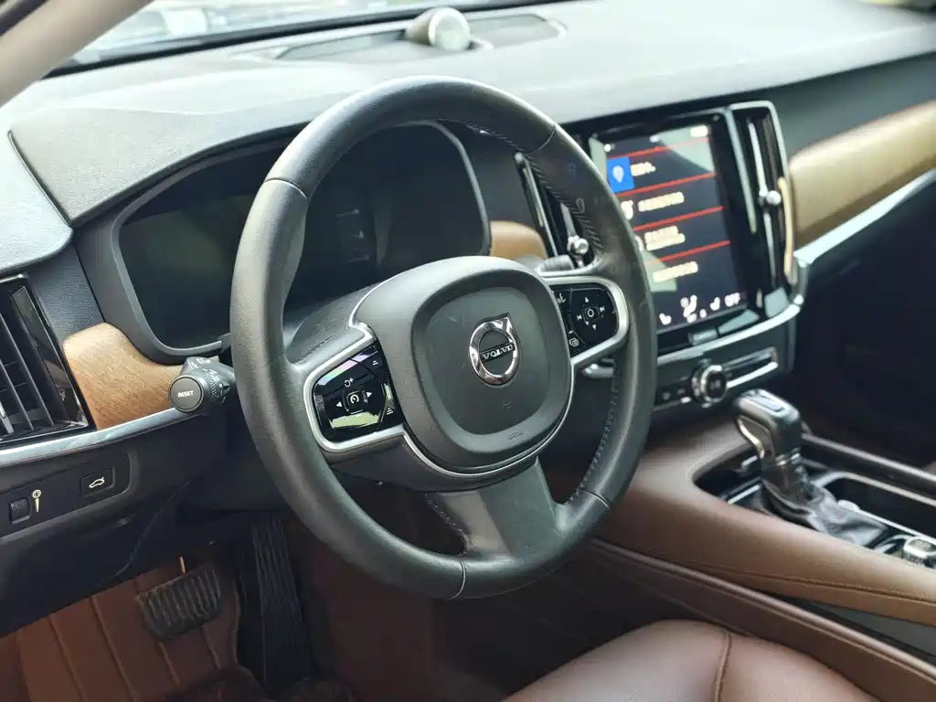 Volvo S90 2018 — фото 13