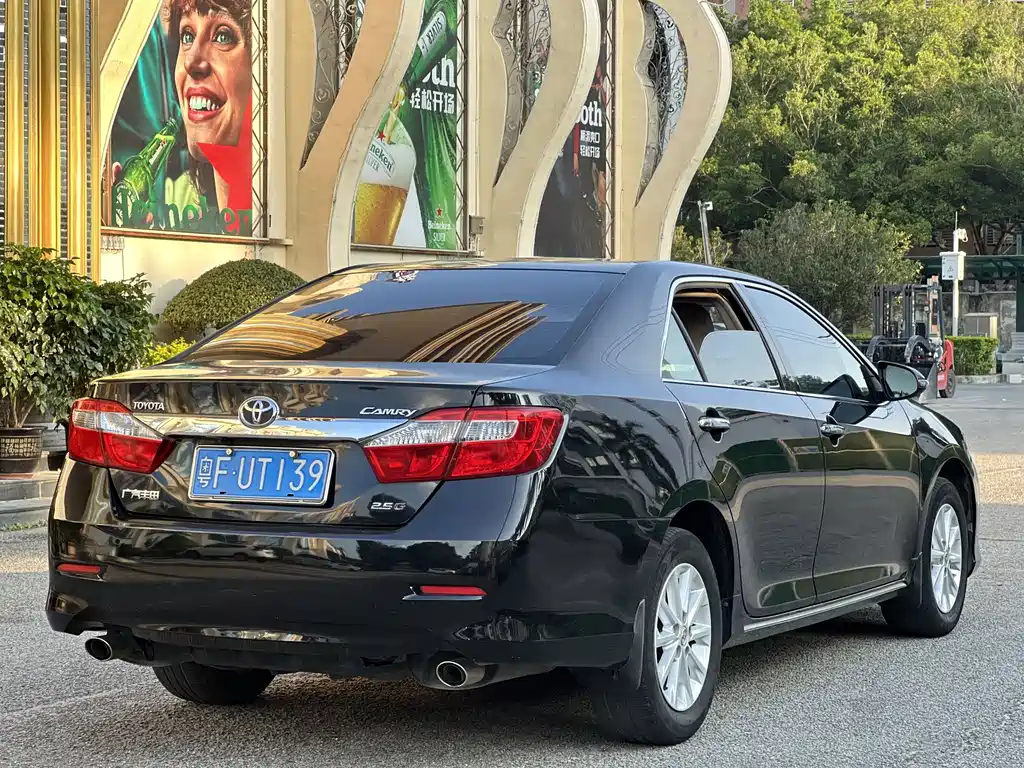 Toyota Camry 2014 — фото 16