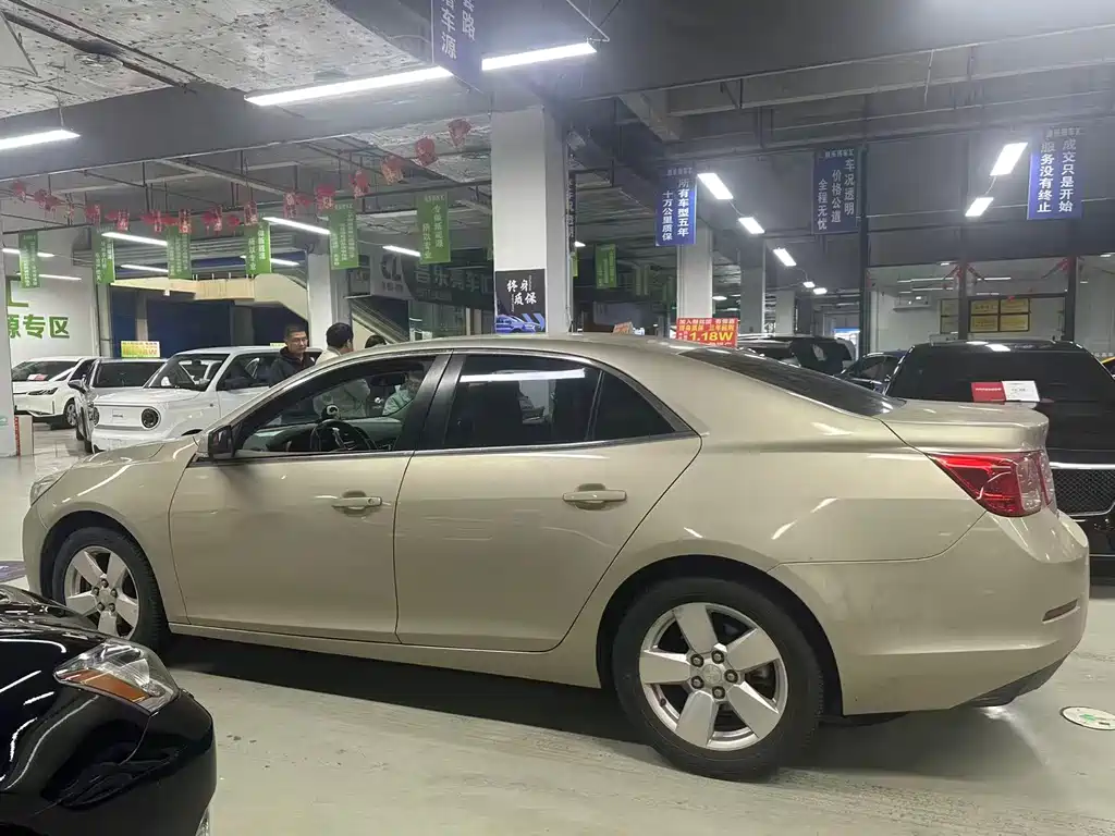 Chevrolet Malibu 2015 — фото 10