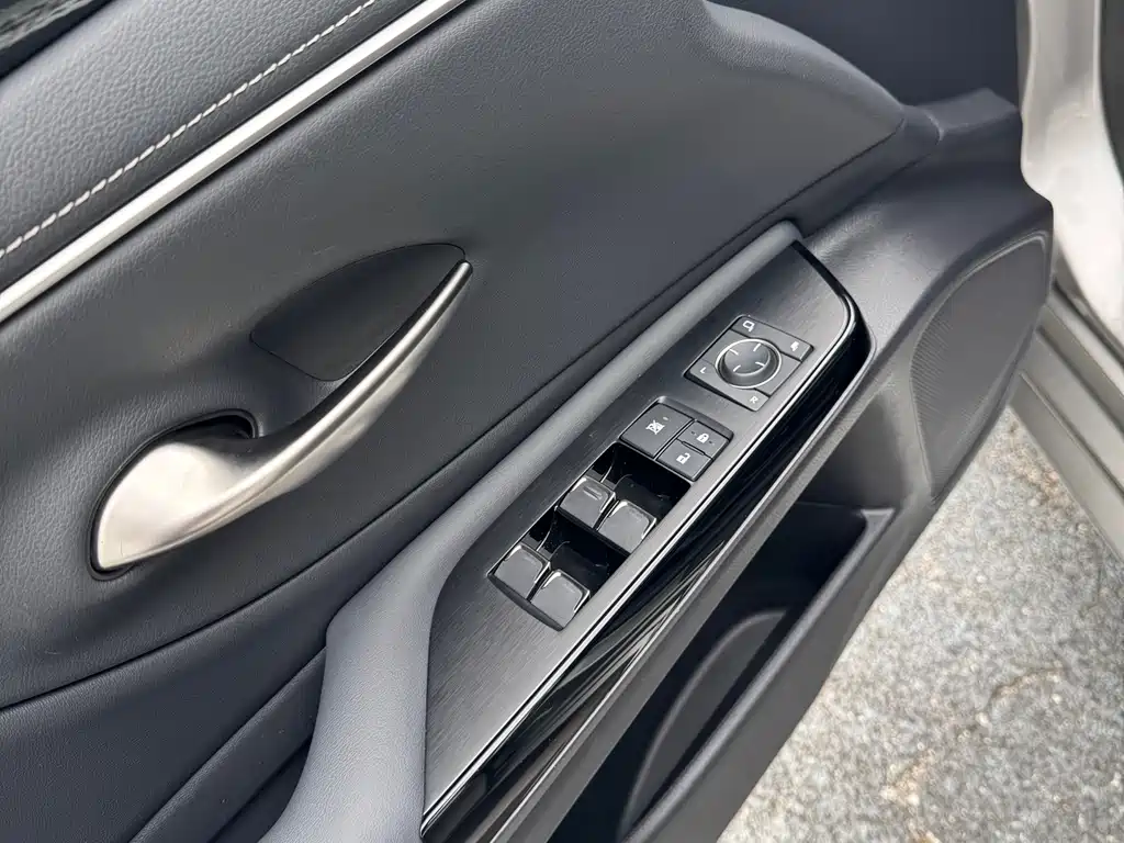 Lexus ES 2023 — фото 12