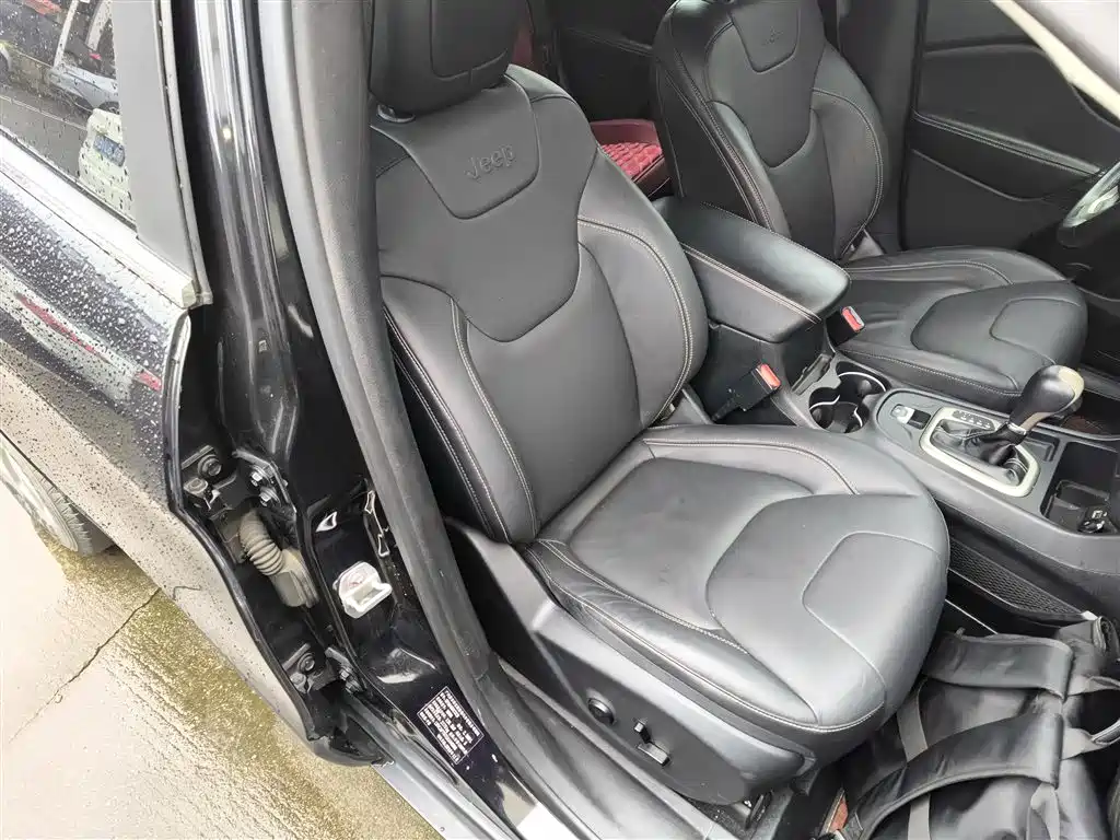 Jeep Cherokee 2017 — фото 25