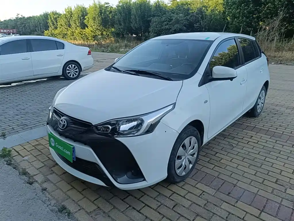 Toyota Yaris L 2021 — фото 2