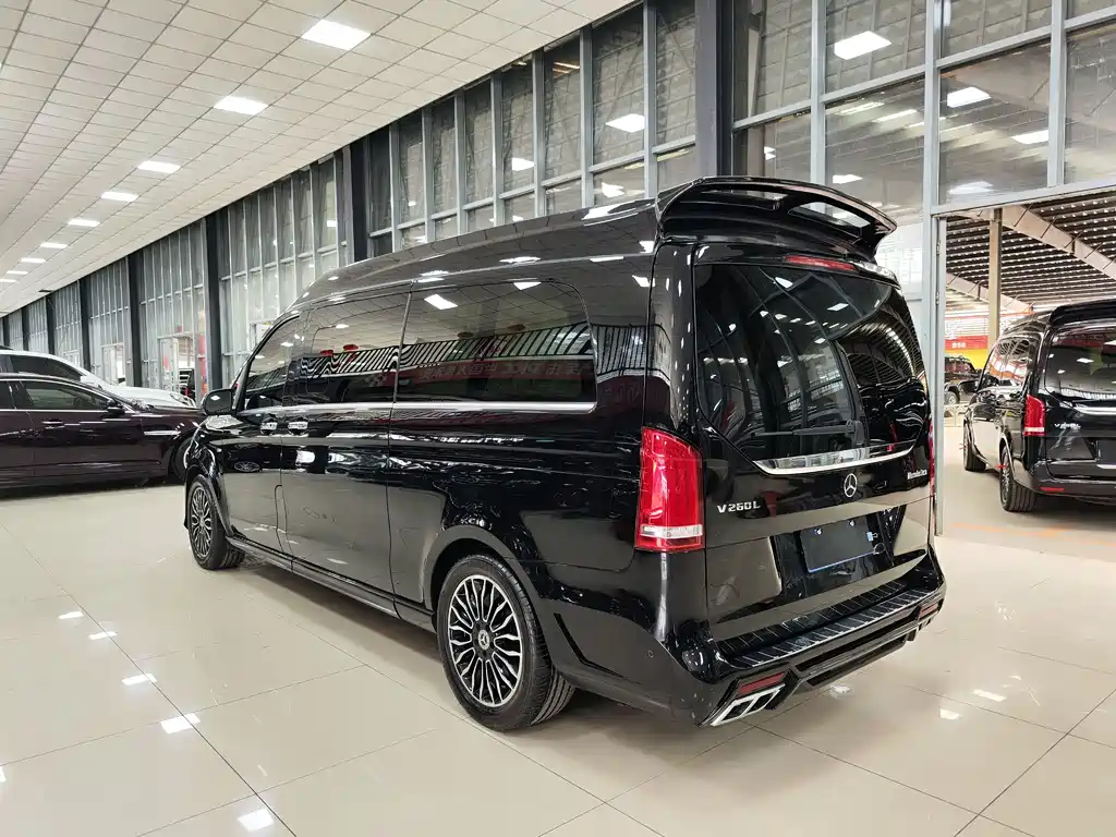 Mercedes-Benz V-Class 2020 — фото 36