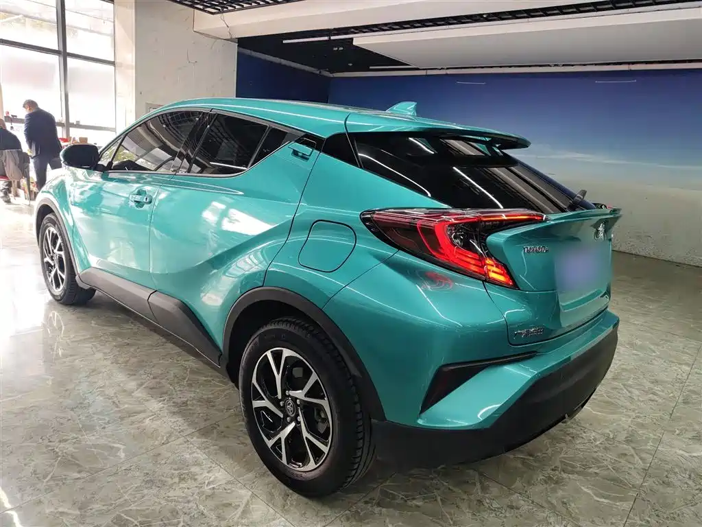 Toyota C-HR 2019 — фото 23