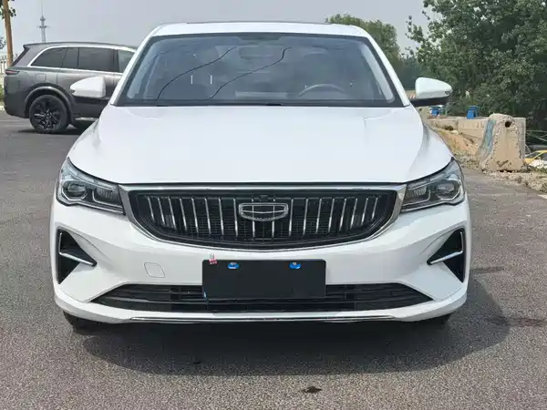 Geely Emgrand 2023
