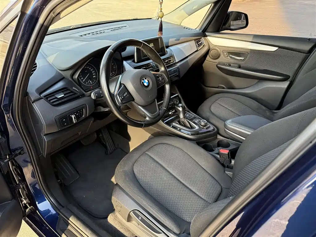 BMW 2 Series Active Tourer 2018 — фото 20