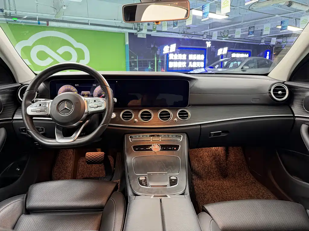 Mercedes-Benz E-Class 2019 — фото 15