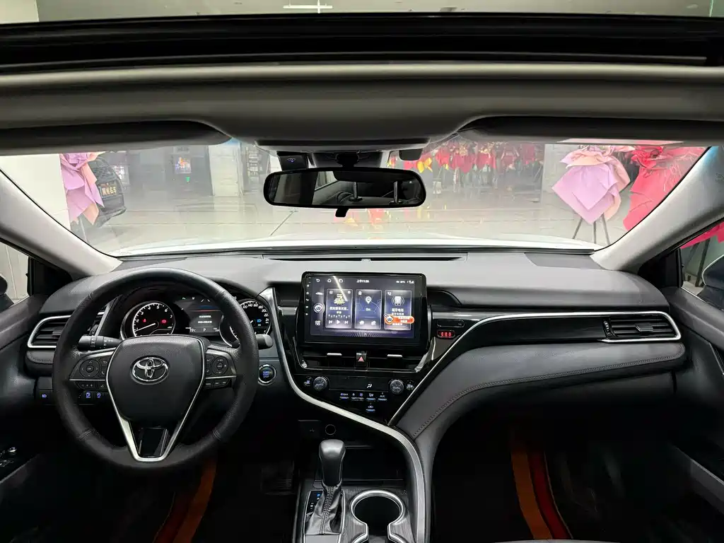 Toyota Camry 2022 — фото 8