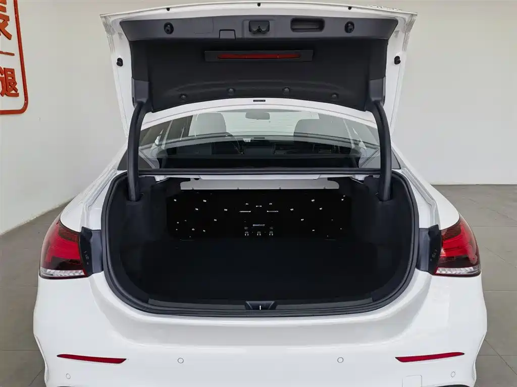 Mercedes-Benz A-Class 2023 — фото 16