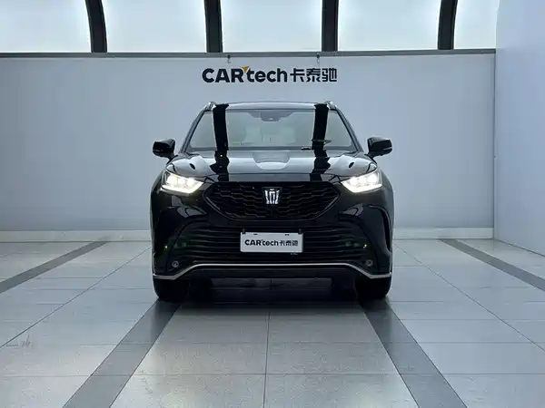 Toyota Crown Kluger 2025