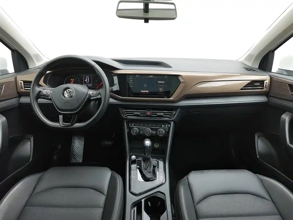 Volkswagen Tharu 2020