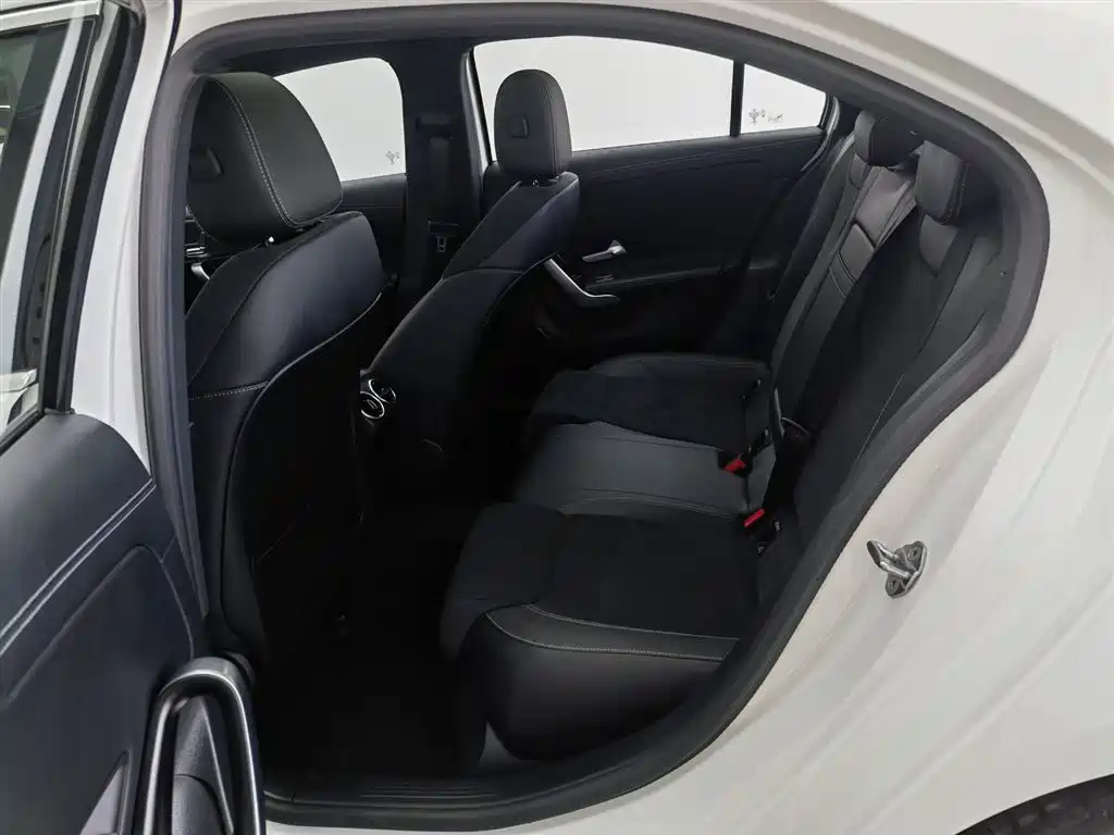 Mercedes-Benz A-Class 2023 — фото 15