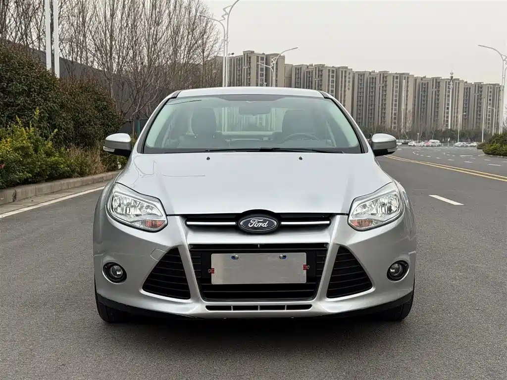 Ford Focus 2014 — фото 2