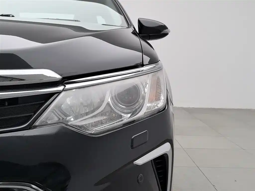 Toyota Camry 2017 — фото 7