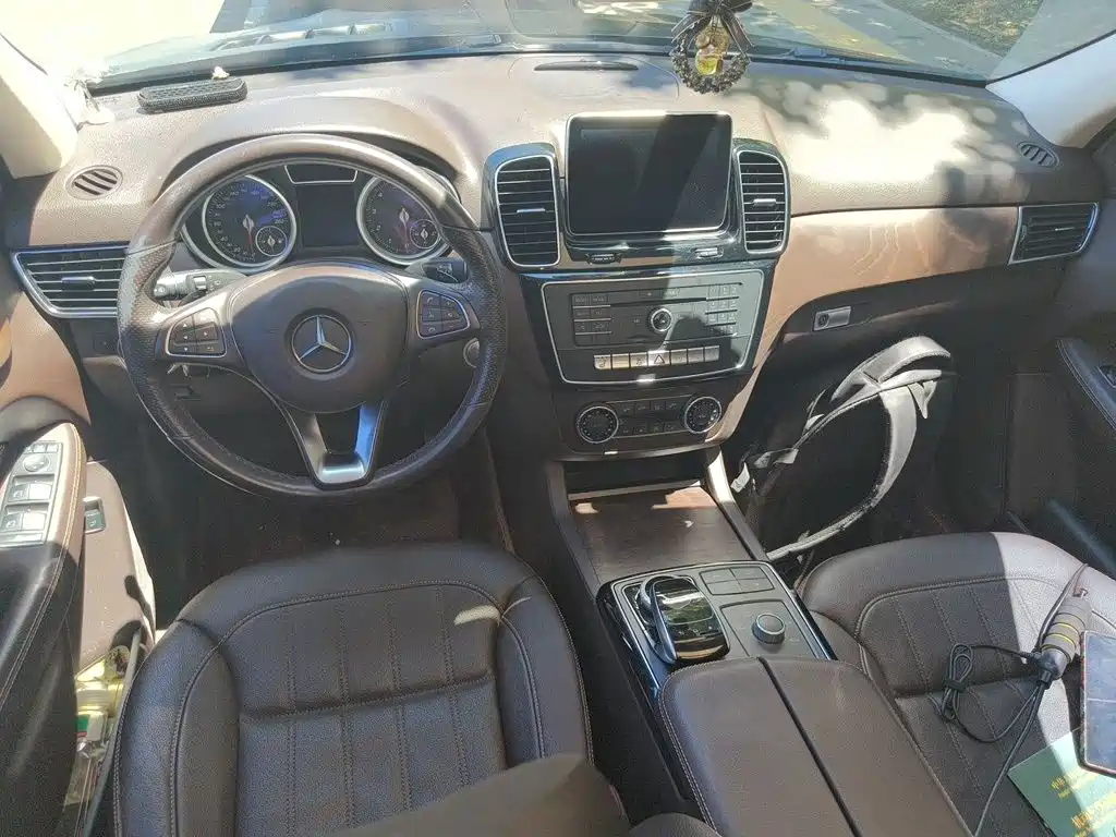 Mercedes-Benz GLE 2016 — фото 13