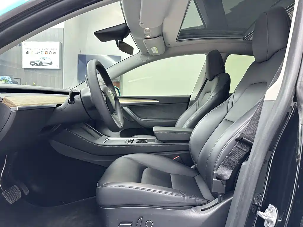 Tesla Model Y 2023 — фото 10