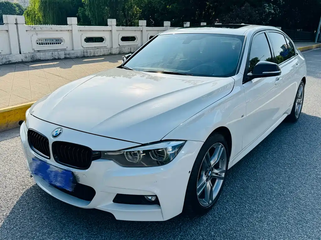 BMW 3 Series 2019 — фото 1