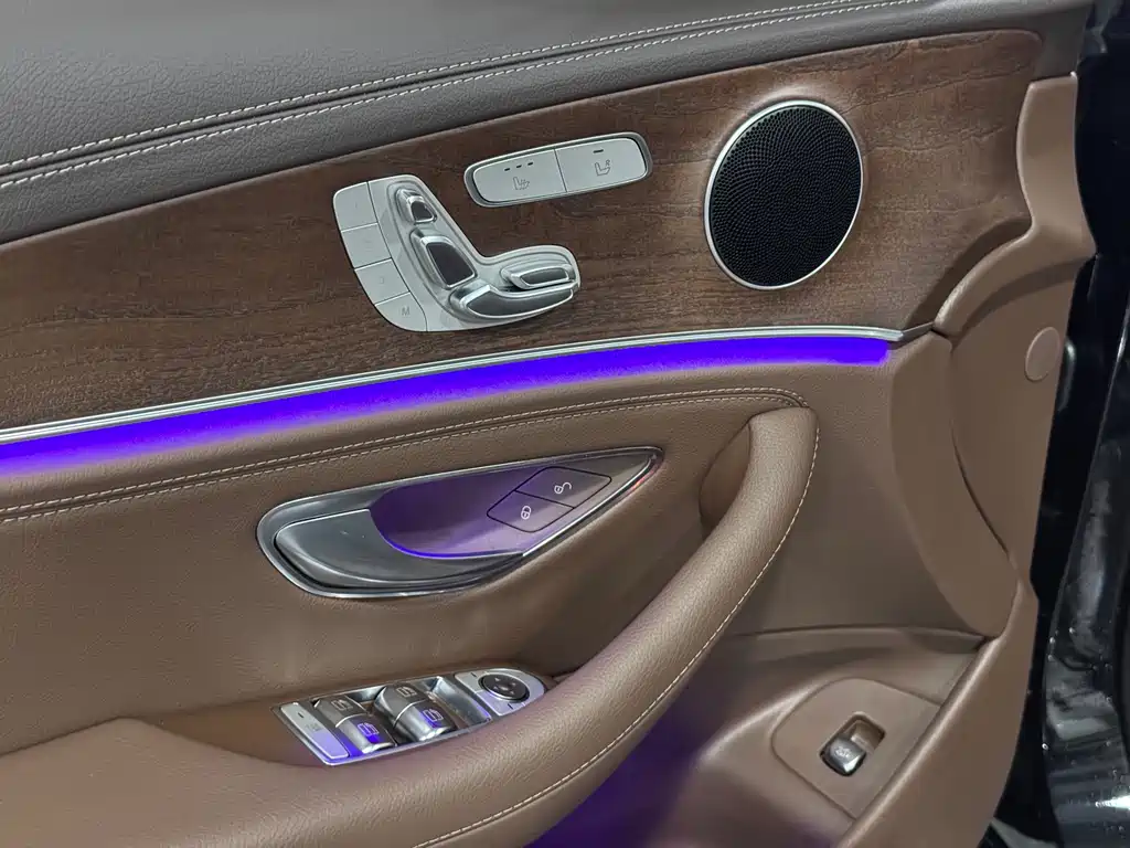 Mercedes-Benz E-Class 2020 — фото 9