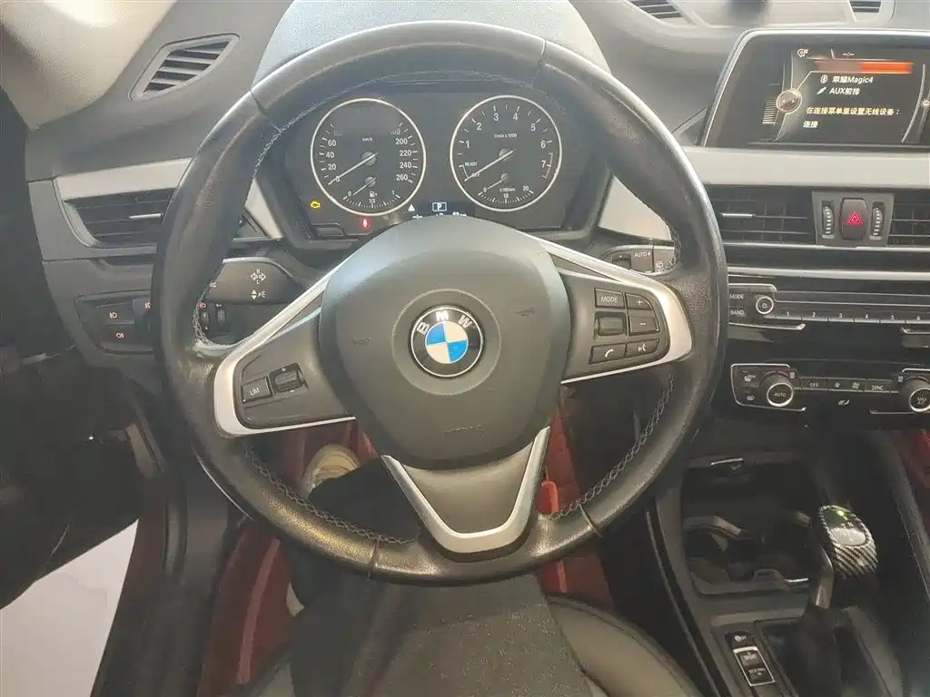 BMW X1 2017 — фото 11