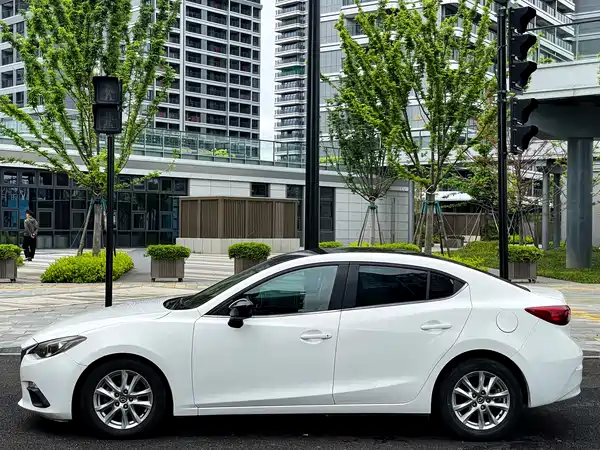 Mazda 3 Axela 2014