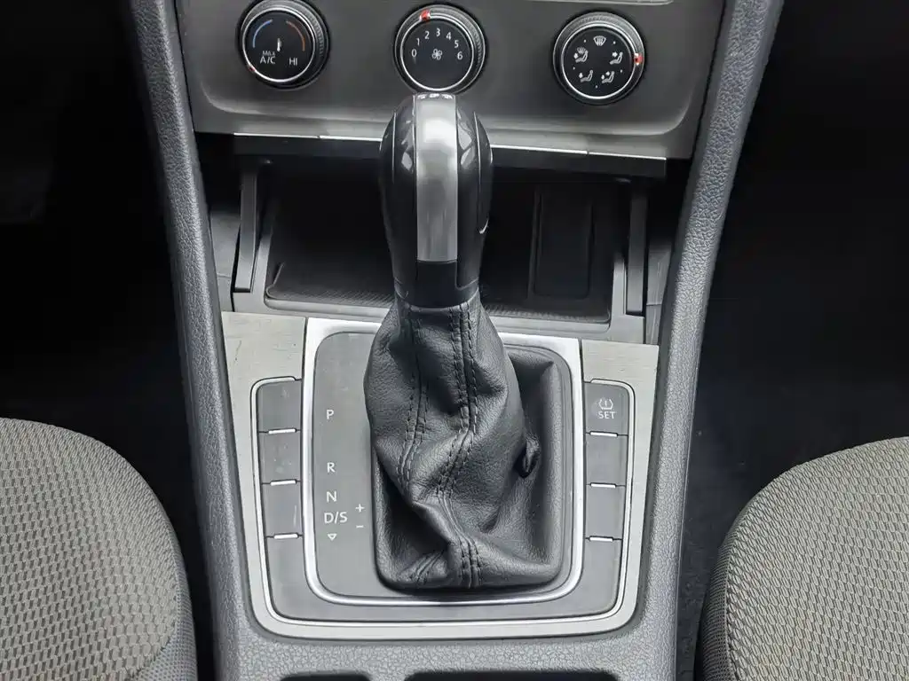 Volkswagen Golf 2015 — фото 13