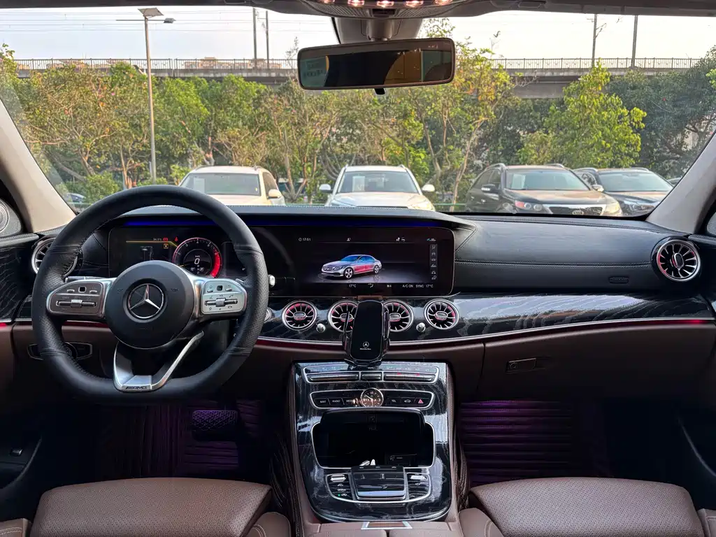 Mercedes-Benz E-Class 2019 — фото 14