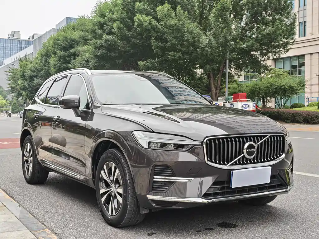 Volvo XC60 2022 — фото 7