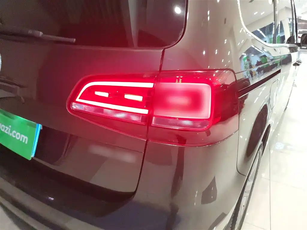 Volkswagen Sharan 2017 — фото 8