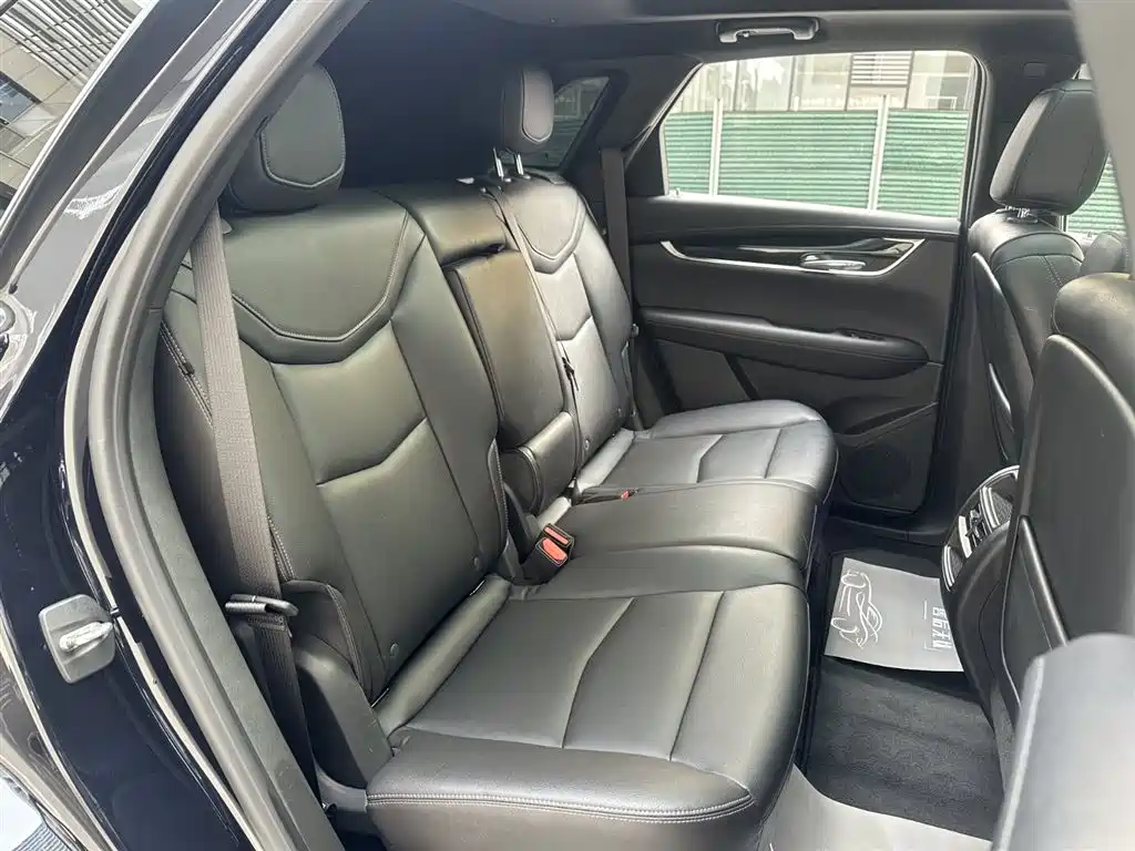 Cadillac XT5 2022 — фото 10