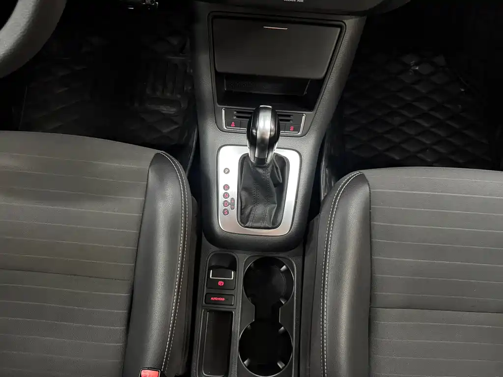 Volkswagen Tiguan 2016 — фото 15