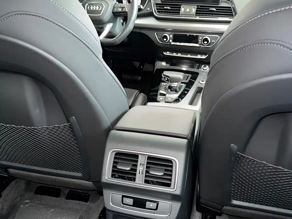 Audi Q5L 2023 — фото 22