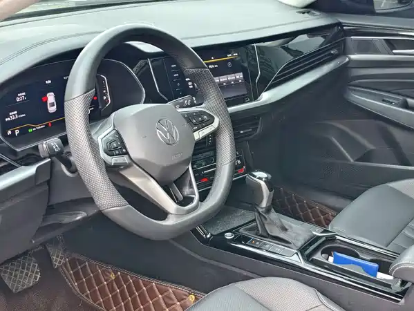 Volkswagen Passat 2025
