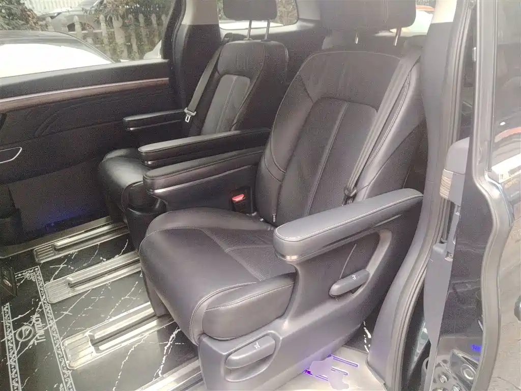 GAC Motor Trumpchi M8 2023 — фото 17