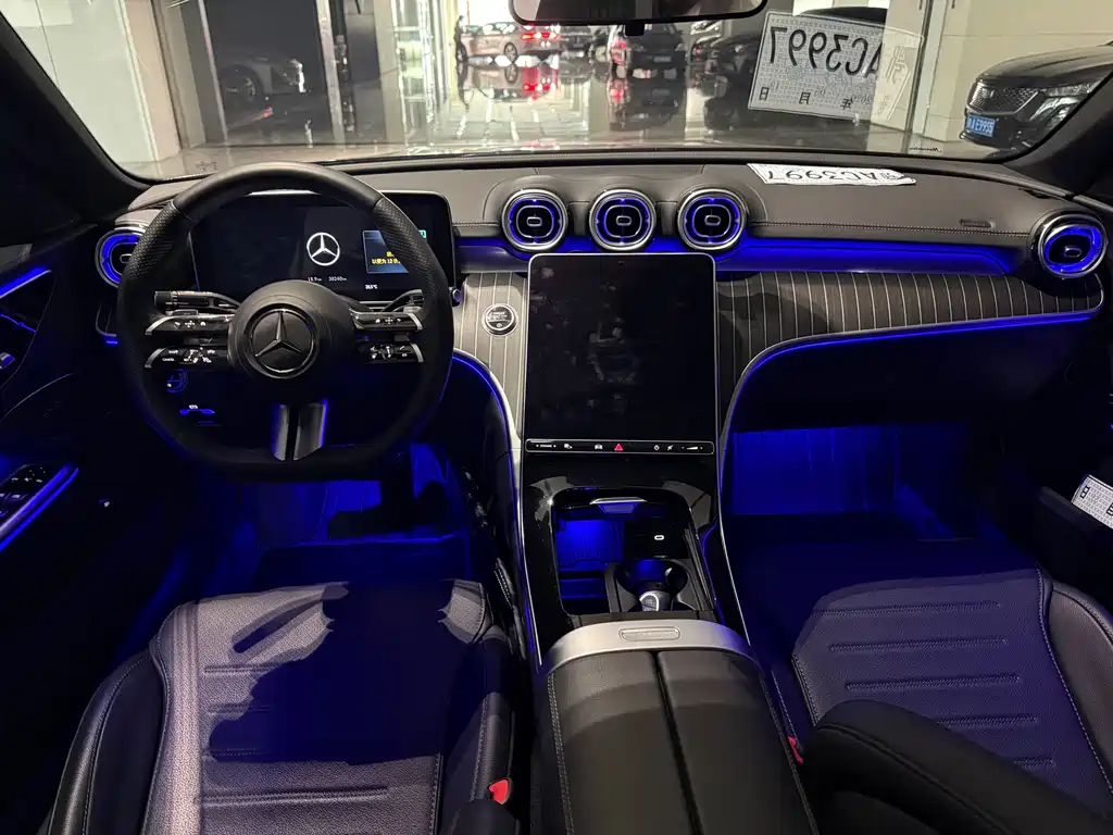 Mercedes-Benz C-Class 2023 — фото 11