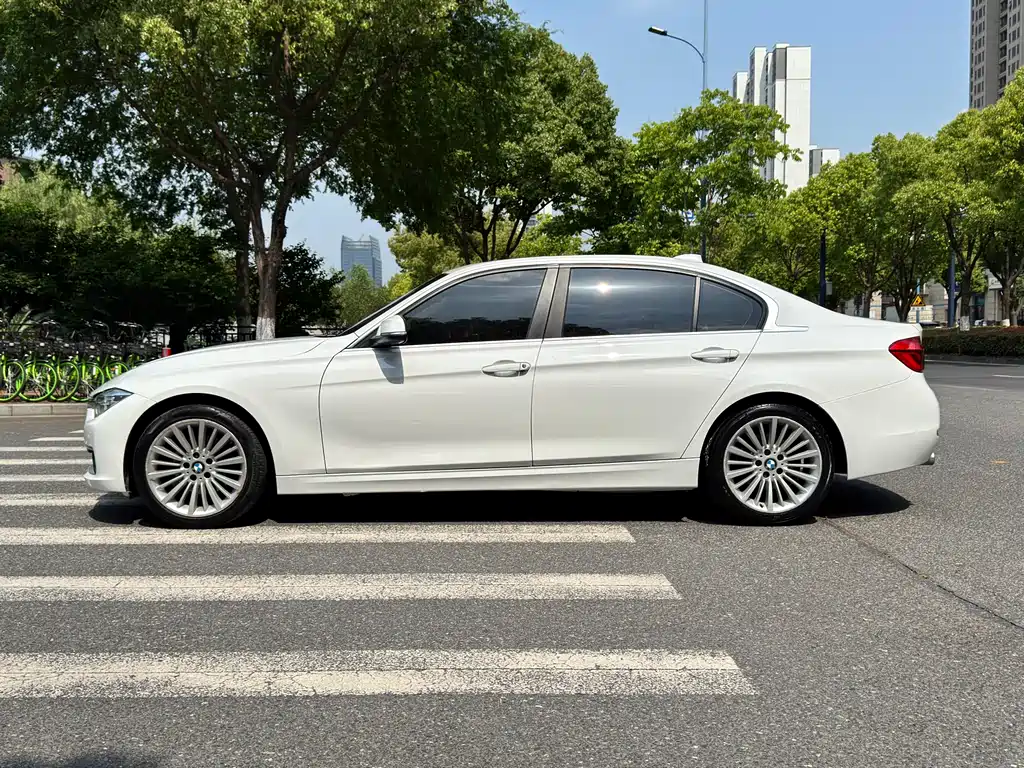 BMW 3 Series 2018 — фото 4