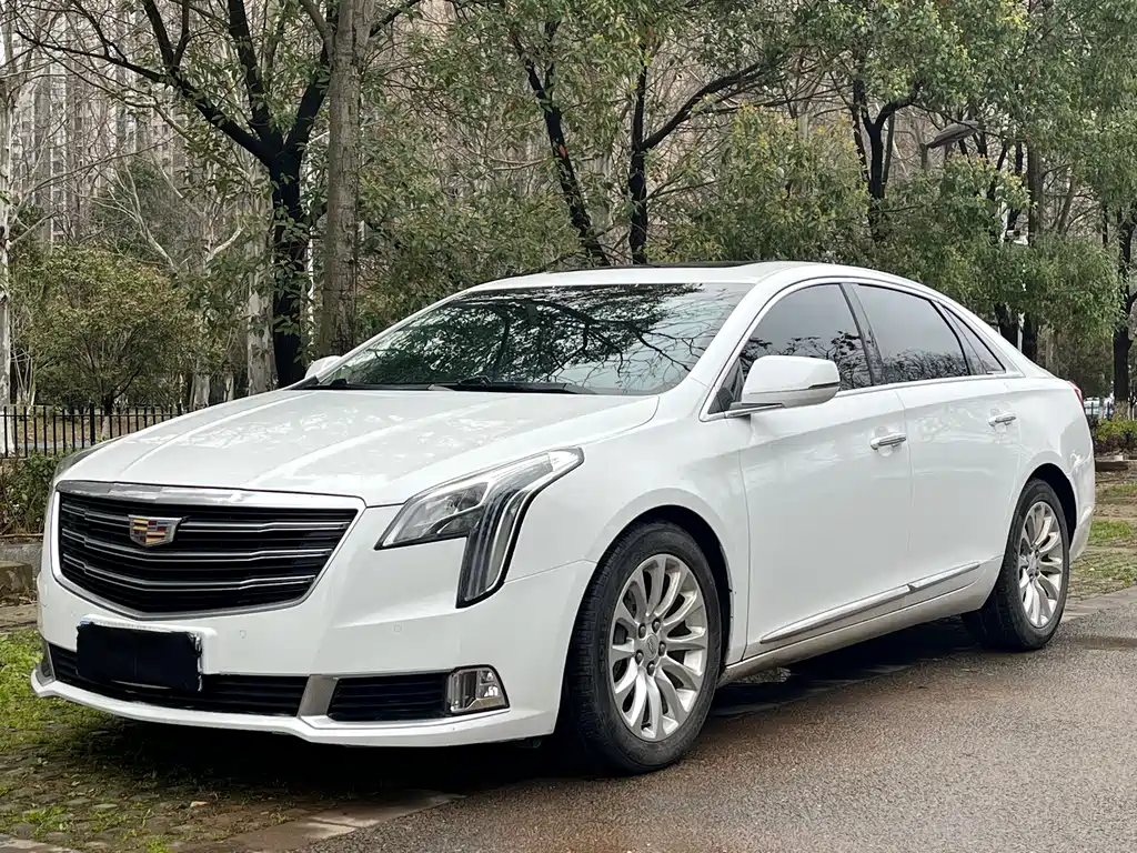 Cadillac XTS 2018 — фото 1