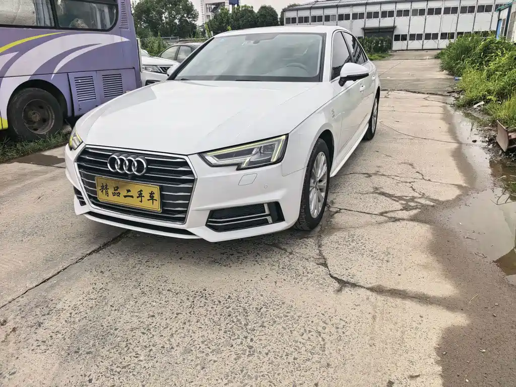 Audi A4L 2019