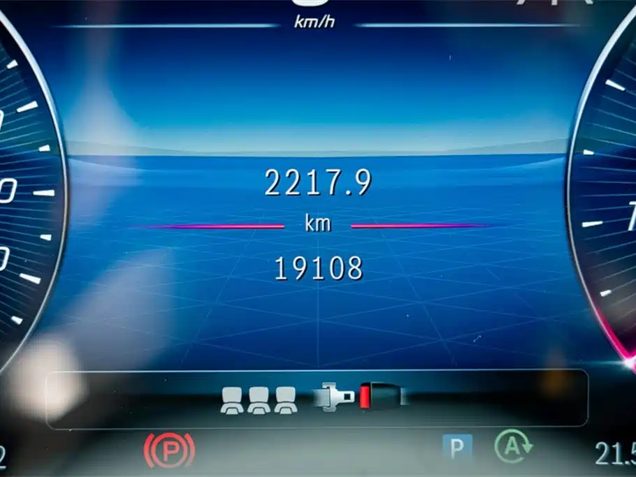 Mercedes-Benz C-Class 2023 — фото 14