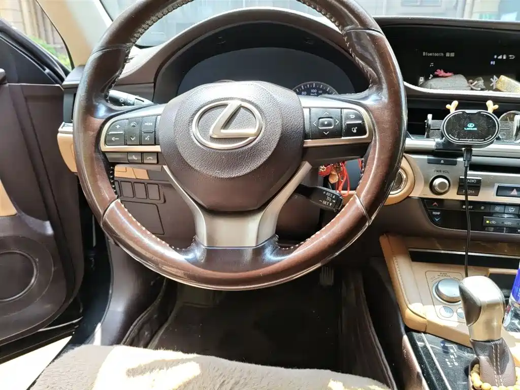 Lexus ES 2015 — фото 3