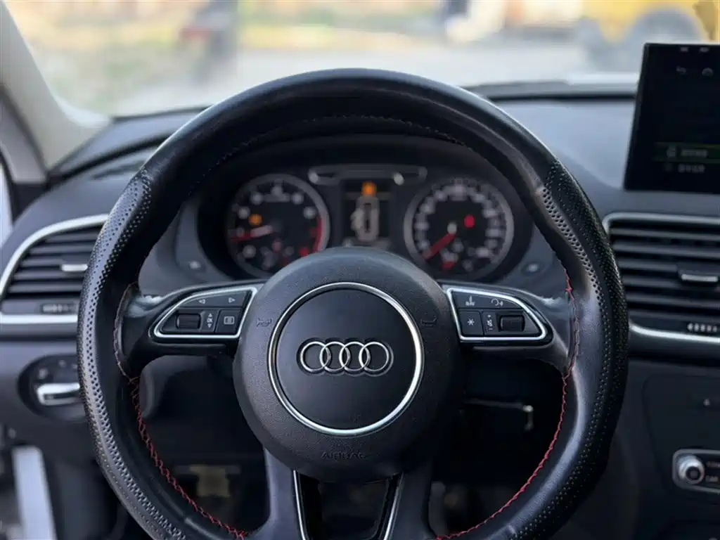 Audi Q3 2015